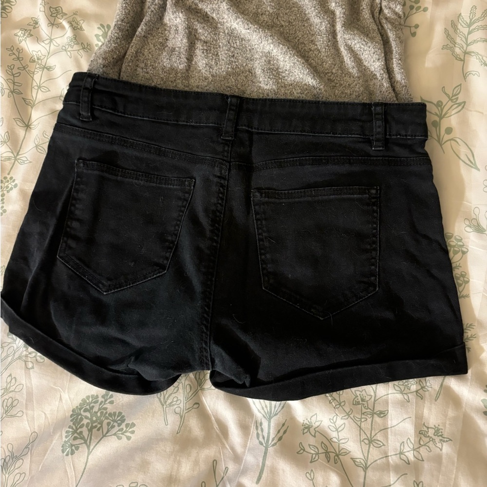 SOLD Cute black Jean shorts - Picture 3 of 3
